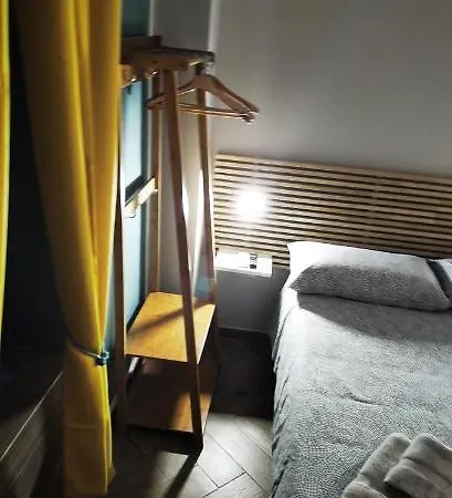 Trebis Nyaraló Nápoly